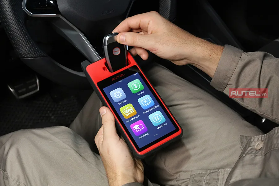 sử dụng autel km100 thực tế tại gara